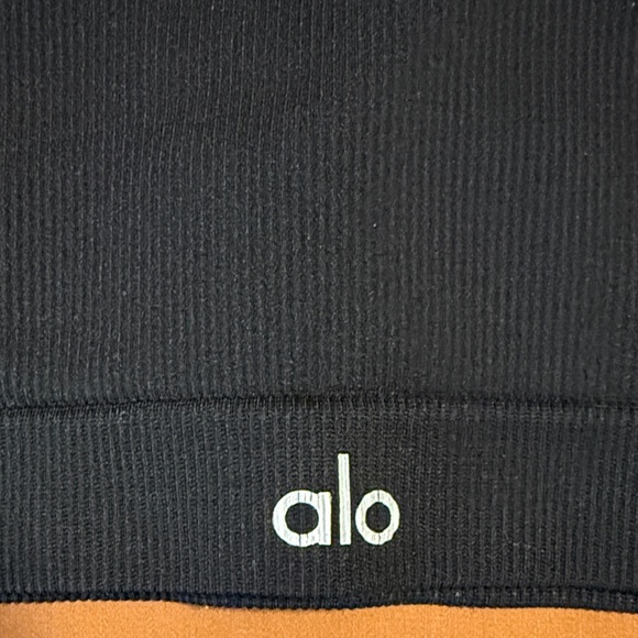 ALO Ribbed Sports Bra - Picture 2 of 5